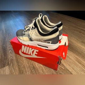 Nike Air Max Zero SE